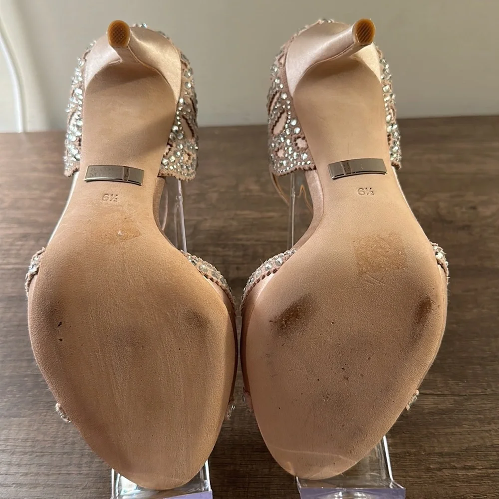 Elegant  BADGLEY MISCHKA Roxy Sandals. - Picture 10 of 13